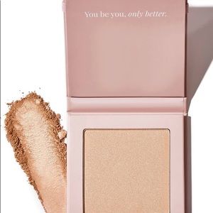 🛍🛍🎉🎉NWT MOTD HIGHLIGHTING PALETTE!